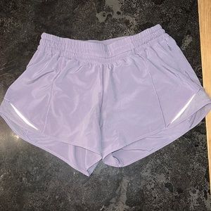 Womens Lululemon hotty hot shorts, size 8!